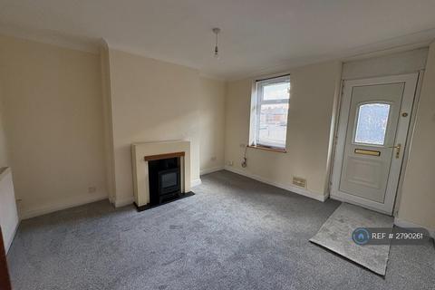 2 bedroom terraced house to rent, Racecommon Road, Barnsley, S70