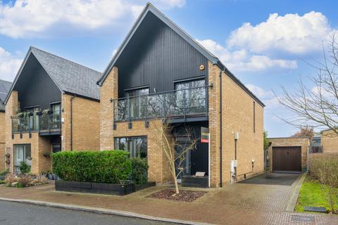 Sparrowhawk Way, Harlow CM17