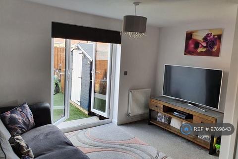 3 bedroom terraced house to rent, Marler Close, Great Yarmouth, NR31