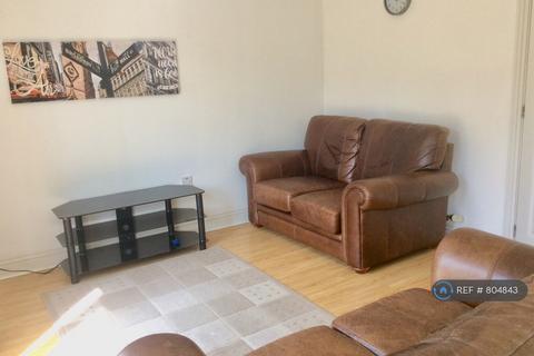 2 bedroom terraced house to rent, Rowley Drive, Nottingham, NG5