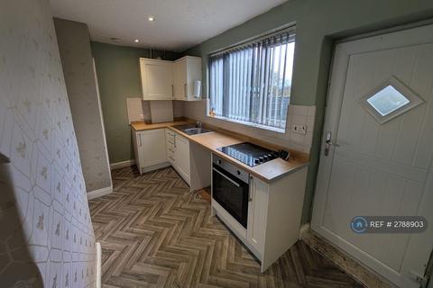 3 bedroom semi-detached house to rent, Annable Road, Manchester, M43