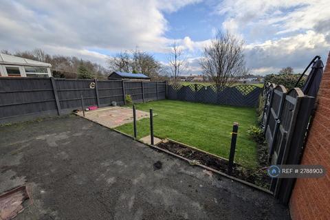 3 bedroom semi-detached house to rent, Annable Road, Manchester, M43