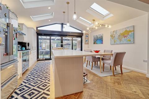 4 bedroom semi-detached house to rent, Greville Road, Cambridge