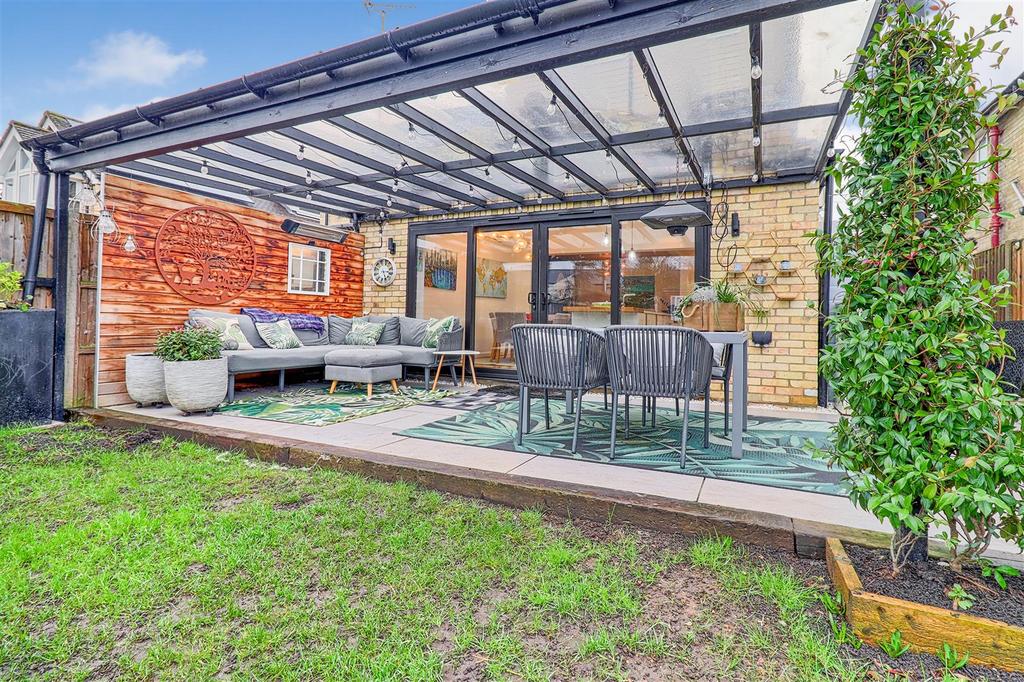 Patio 2.jpg