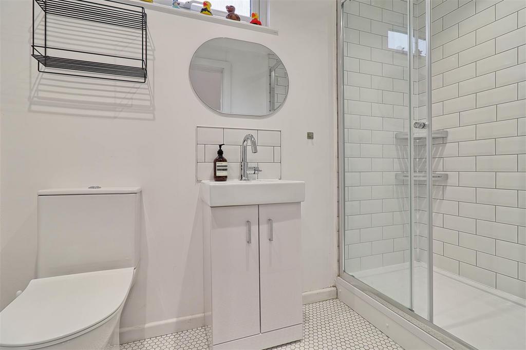 Studio Shower.jpg