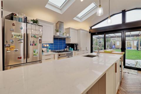 4 bedroom semi-detached house to rent, Greville Road, Cambridge