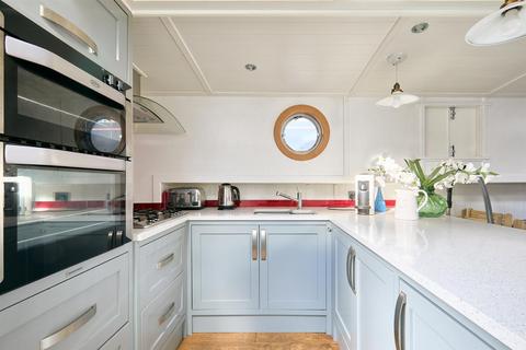 undefined, St Katharine Docks, Wapping, E1W