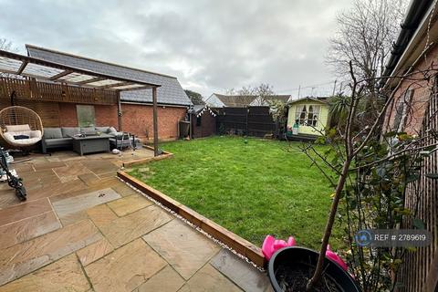 3 bedroom detached house to rent, Nunnery Grove, Minster On Sea, ME12