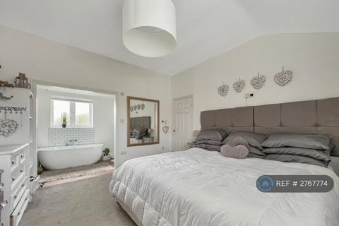 6 bedroom detached house to rent, Honeydon Avenue, St.Neots, PE19