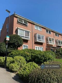 2 bedroom maisonette to rent, Eskmont Ridge, London, SE19