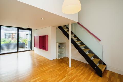 2 bedroom terraced house to rent, Laburnum Street, Greater Manchester M6
