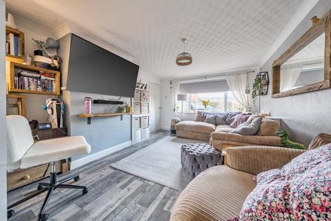 3 bedroom semi-detached house for sale, Marlborough Close, Carterton