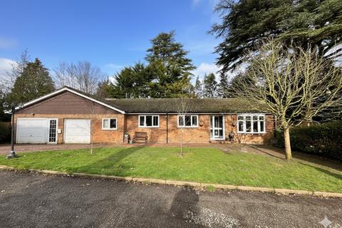 4 bedroom detached bungalow for sale, Durler Gardens, Luton, Bedfordshire, LU1 3TA