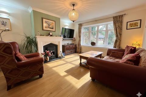 4 bedroom detached bungalow for sale, Durler Gardens, Luton, Bedfordshire, LU1 3TA