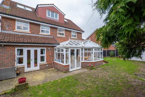 4 bedroom detached house for sale, Loxwood Close, Walton-Le-Dale, Preston