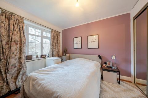 2 bedroom flat to rent, Godley Road, London, SW18