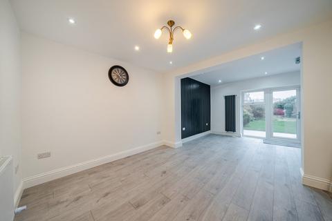 4 bedroom end of terrace house for sale, The Chase, Watford, Hertfordshire