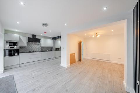 4 bedroom end of terrace house for sale, The Chase, Watford, Hertfordshire