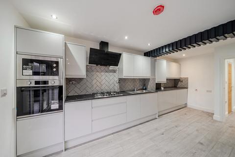 4 bedroom end of terrace house for sale, The Chase, Watford, Hertfordshire