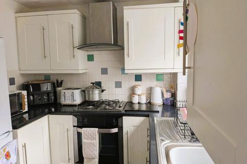 undefined, 32 Llwyncyfarthwch Llanelli