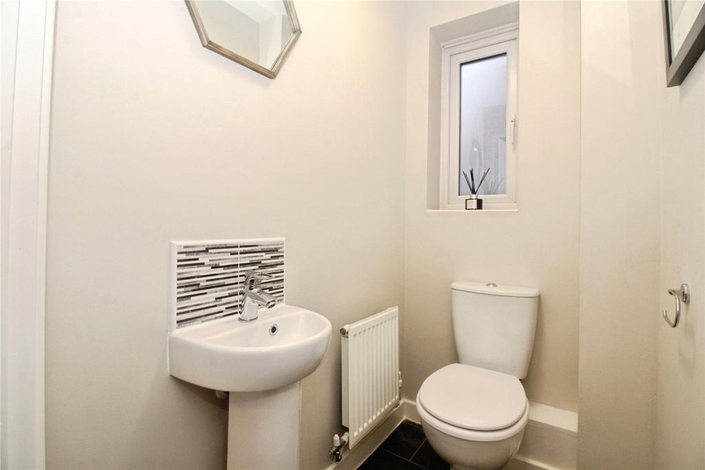 Cloakroom/Wc