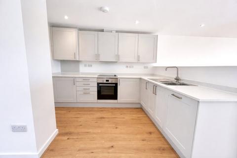 3 bedroom semi-detached house to rent, Furlong Way, Salford, M6