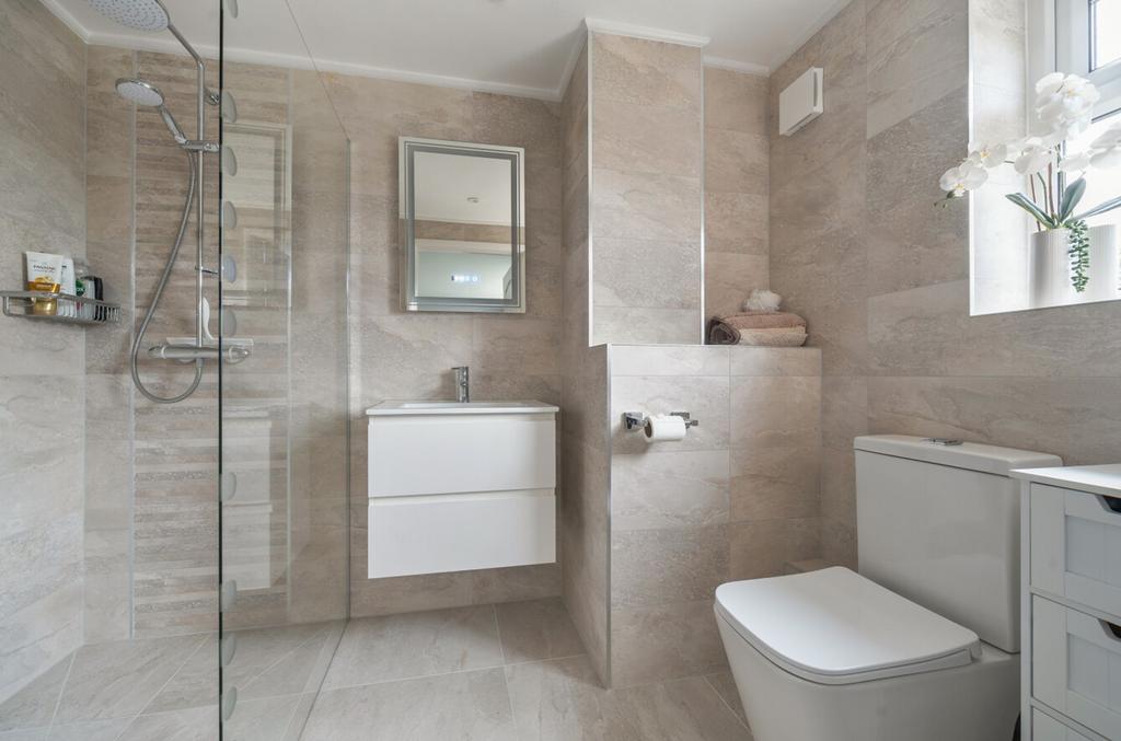 Annexe shower room