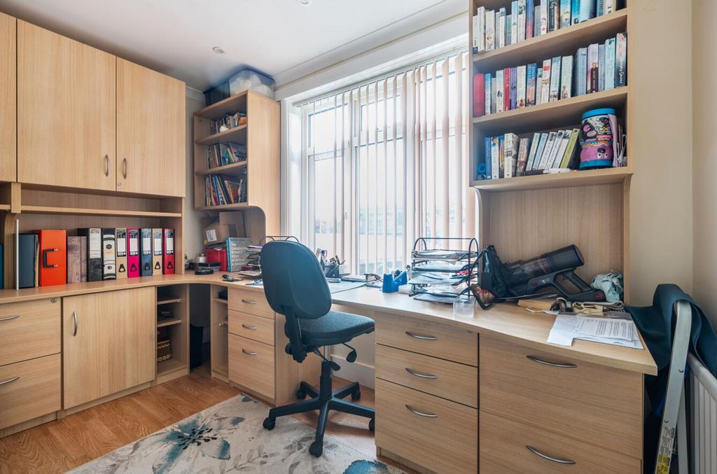 Home office/bedroom 5