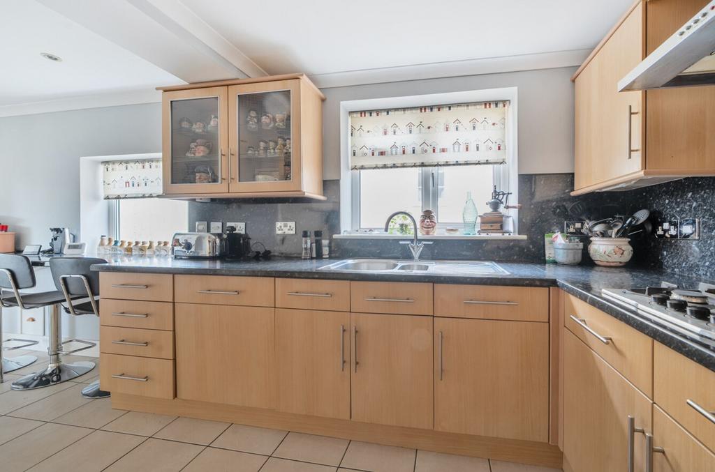 Kitchen breakfast room