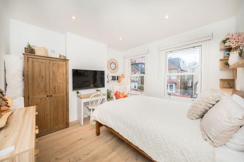 undefined, Piper Road, Kingston Upon Thames KT1