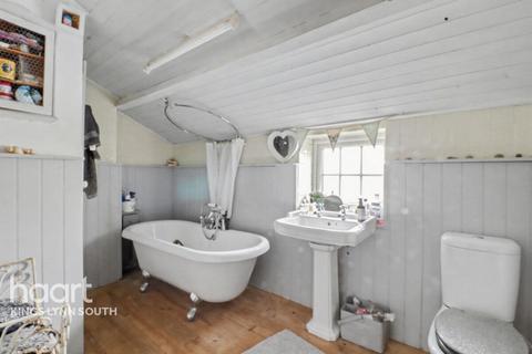 The Lane, Salters Lode