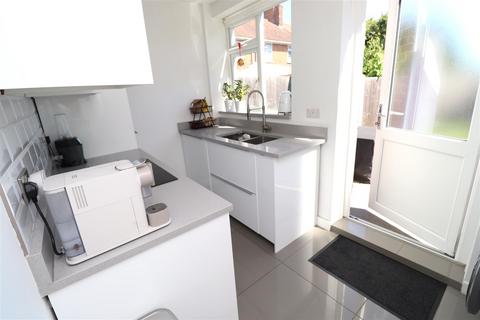 3 bedroom terraced house for sale, Abbots Road, Edgware, HA8