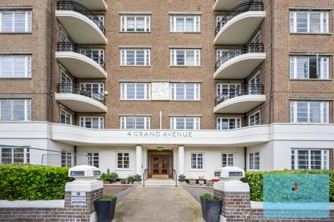 Grand Avenue, Hove