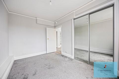 3 bedroom apartment to rent, Grand Avenue, Hove