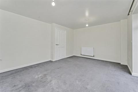 4 bedroom terraced house to rent, Ketley, Telford TF1