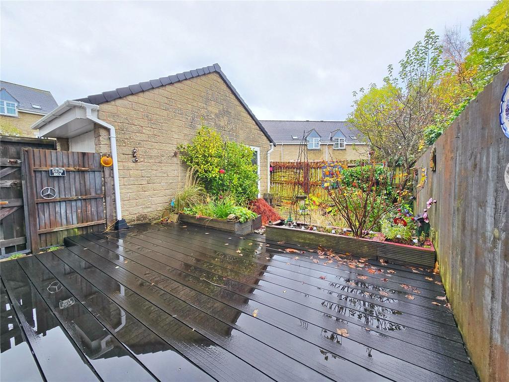 Patio & Gardens