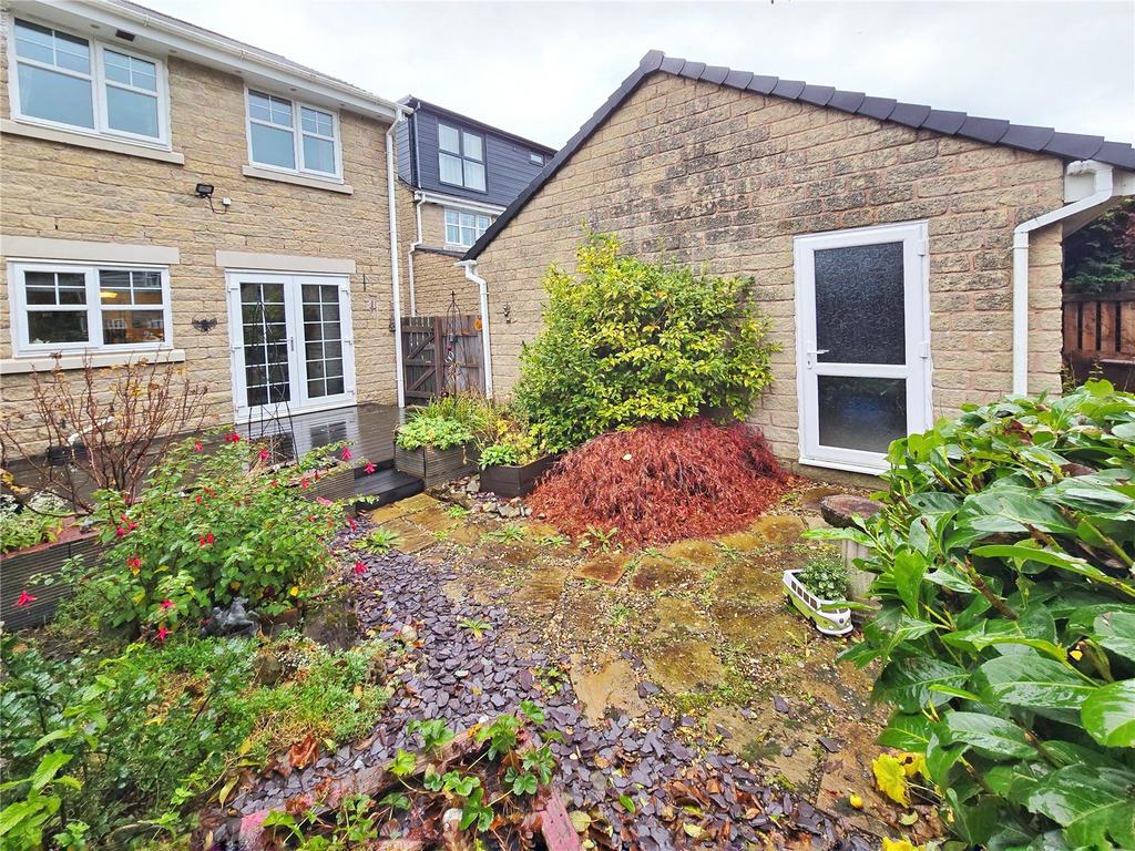 Gardens & Garage
