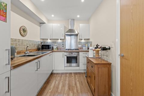 3 bedroom semi-detached house for sale, Stumblewood Close, Uckfield, East Sussex, TN22