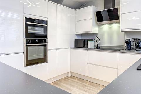 undefined, Lentons Lane, Aldermans Green, Coventry * BEAUTIFUL THROUGHOUT *
