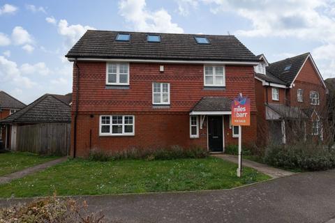 Hilton Close, Faversham, Kent, ME13