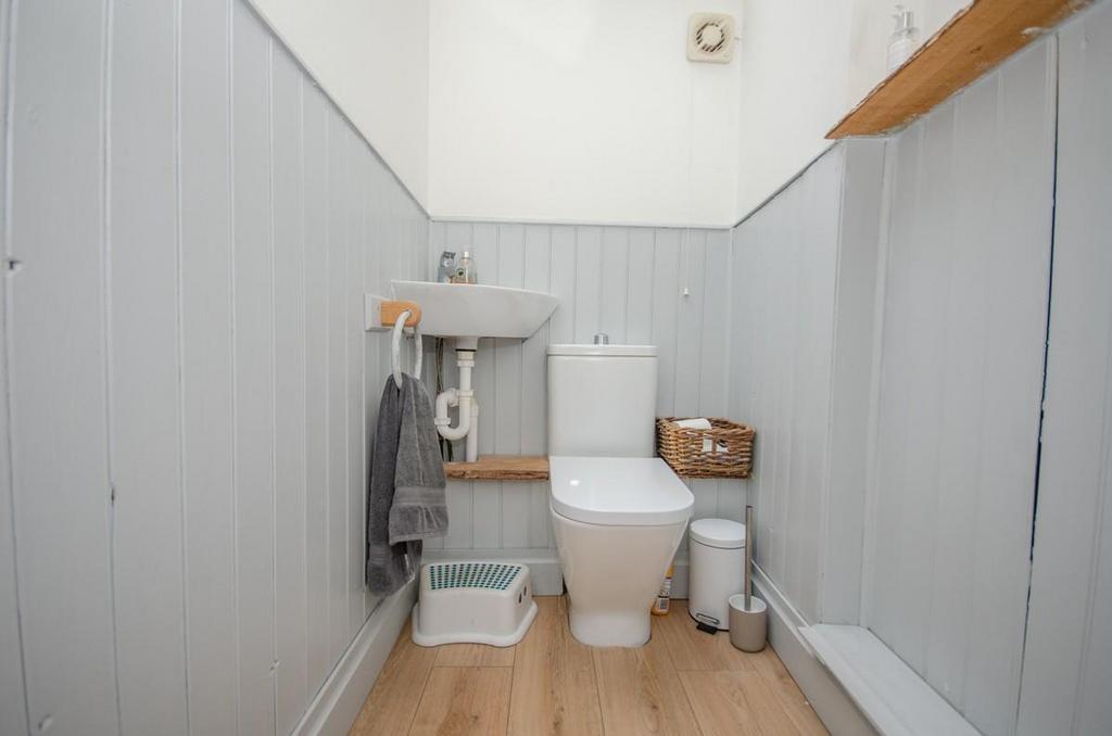 Cloakroom.jpg
