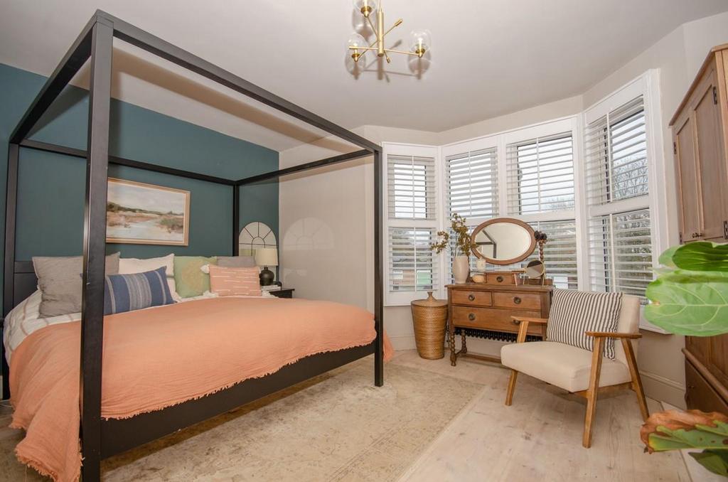 Bedroom one pic 2.jpg