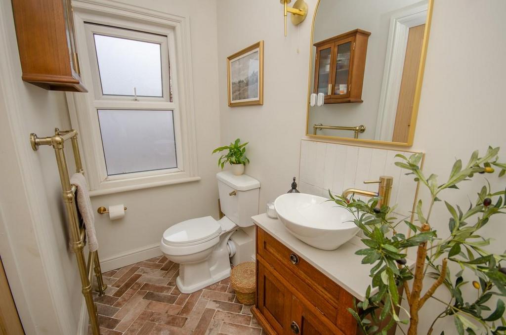 En suite pic 3.jpg