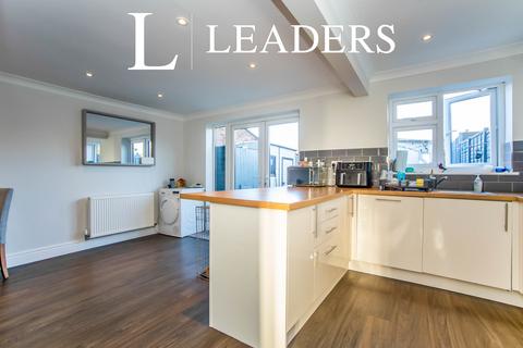 3 bedroom semi-detached house to rent, Knights Road, Hoo, ME3