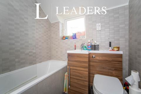 3 bedroom semi-detached house to rent, Knights Road, Hoo, ME3