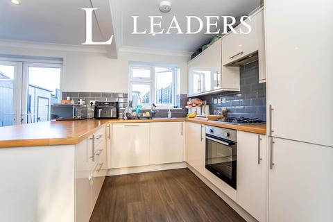 3 bedroom semi-detached house to rent, Knights Road, Hoo, ME3