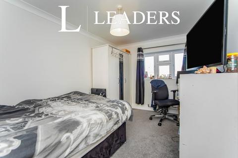 3 bedroom semi-detached house to rent, Knights Road, Hoo, ME3