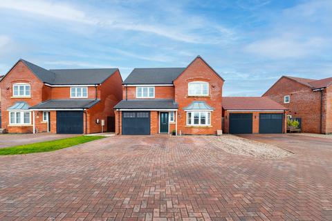 Faverolles Close, Nuneaton, CV11