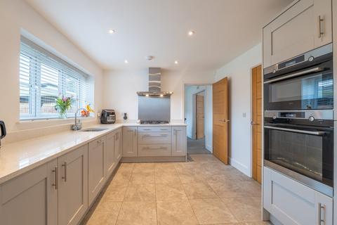 4 bedroom detached house for sale, Faverolles Close, Nuneaton, CV11