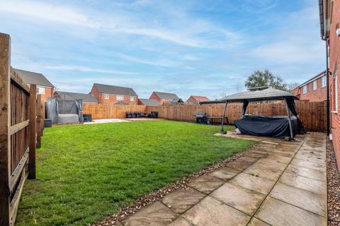 4 bedroom detached house for sale, Faverolles Close, Nuneaton, CV11